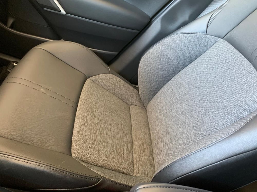 Toyota Corolla Cross Hybrid nuova a Milano (12)