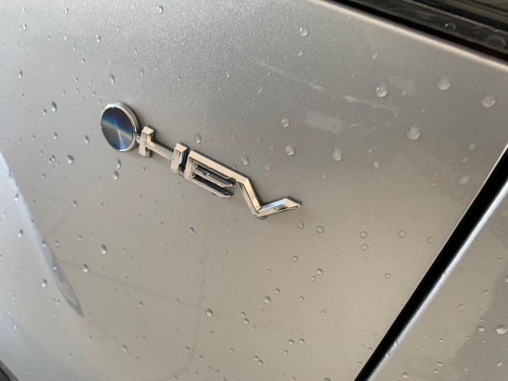 Toyota Corolla Cross Hybrid nuova a Milano (5)