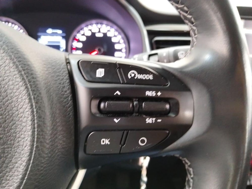 Kia Stonic usata a Como (11)