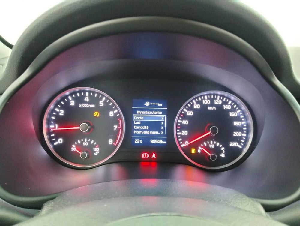 Kia Stonic usata a Como (12)