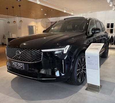 Volvo XC90 B5 AWD automatico 7 posti Ultimate Bright nuova a Parma