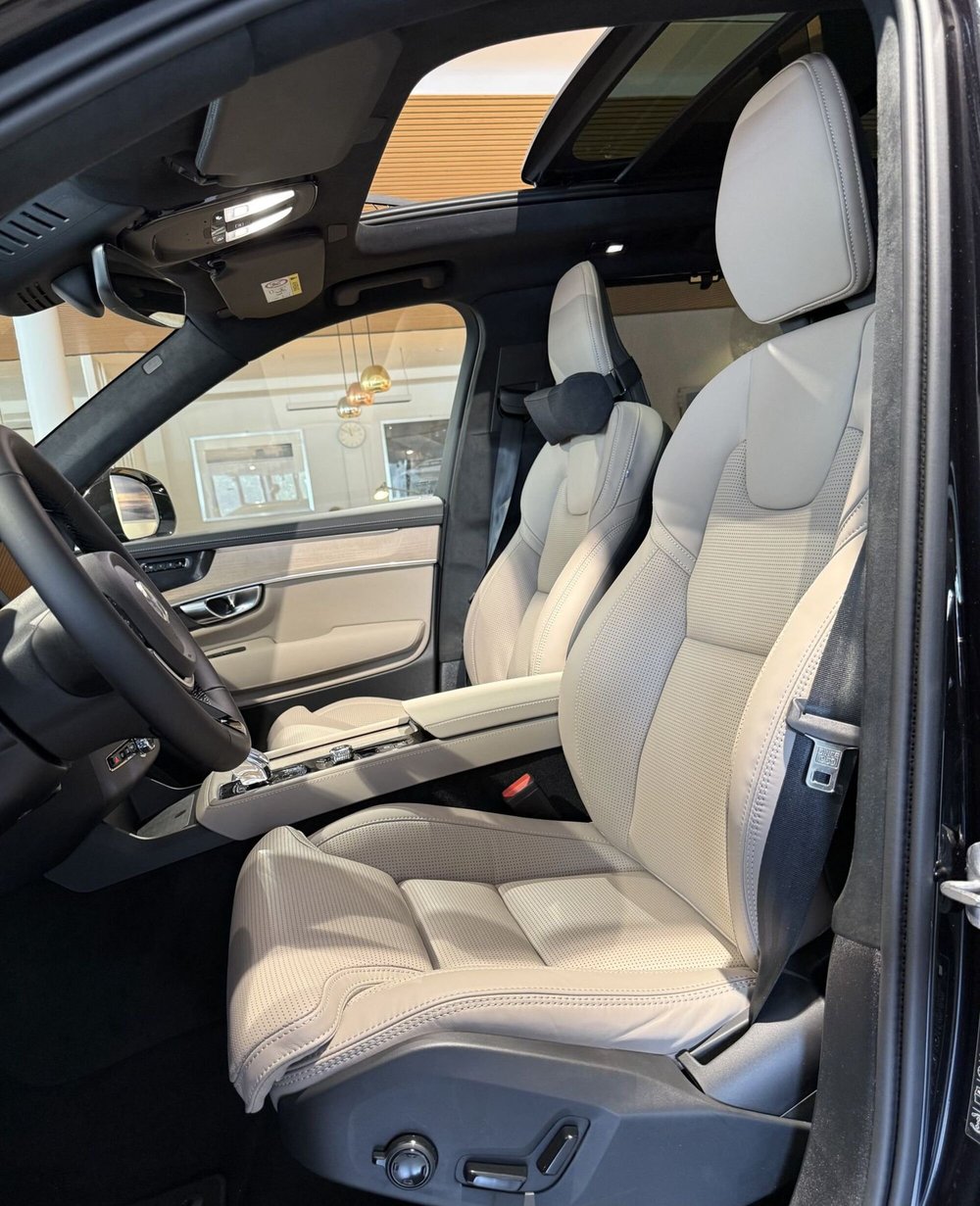 Volvo XC90 nuova a Parma (4)