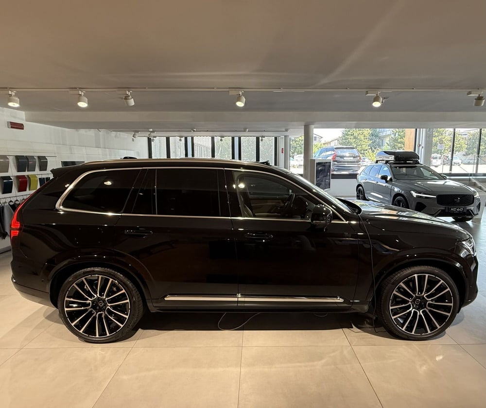 Volvo XC90 nuova a Parma (7)