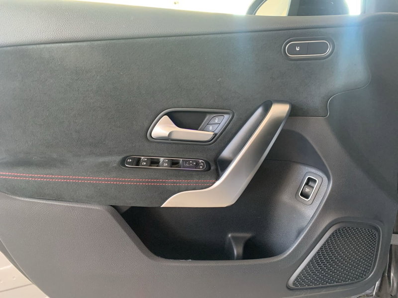 Mercedes-Benz Classe A Sedan usata a Cosenza (12)