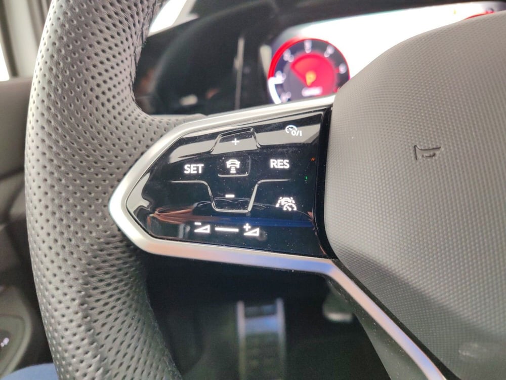 Volkswagen Golf usata a Massa-Carrara (14)