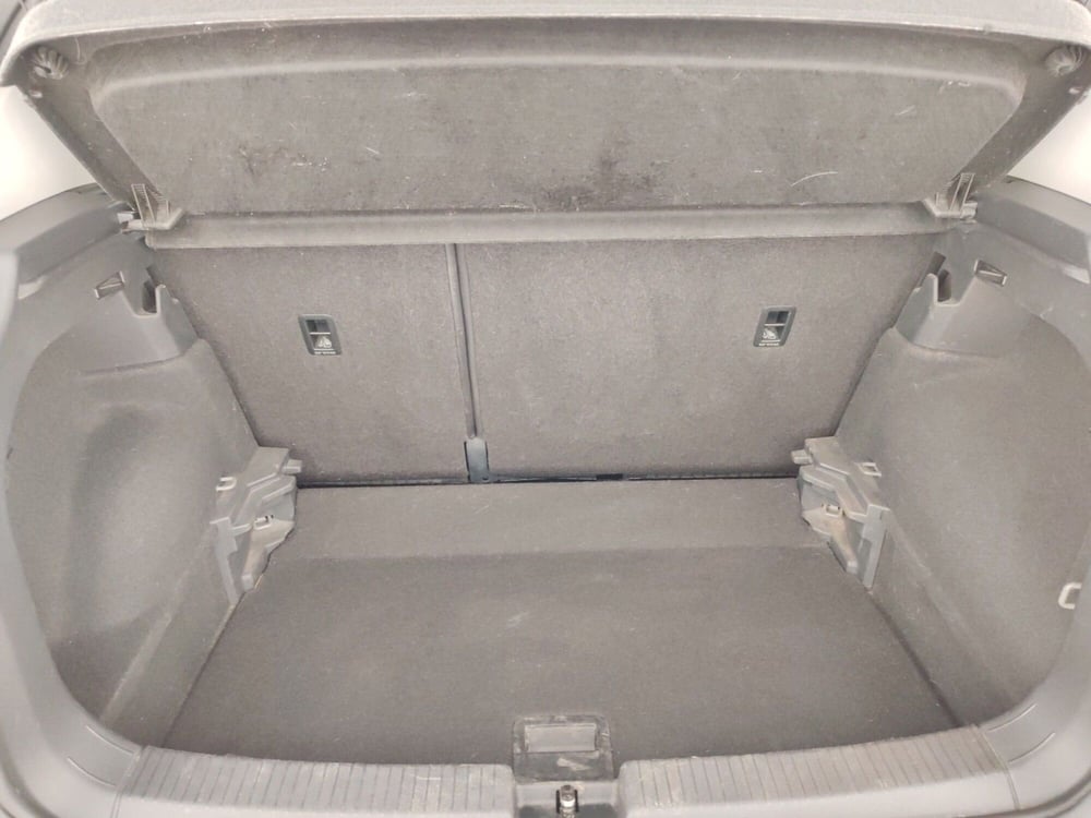 Volkswagen T-Cross usata a Massa-Carrara (16)