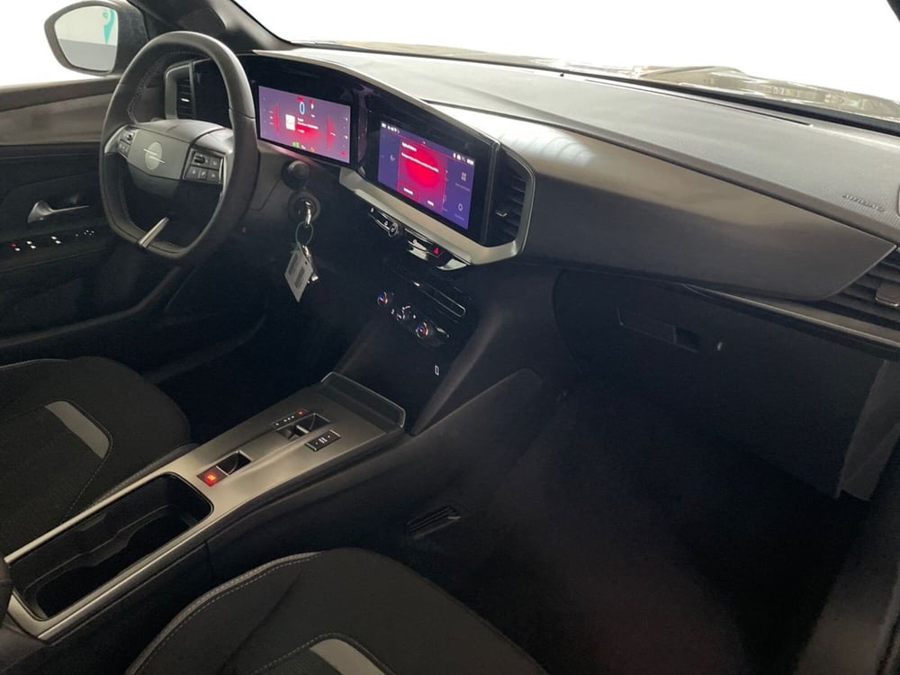 Opel Mokka nuova a Salerno (15)
