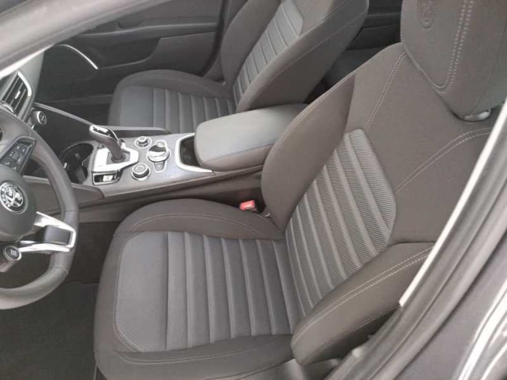 Alfa Romeo Giulia usata a Treviso (11)