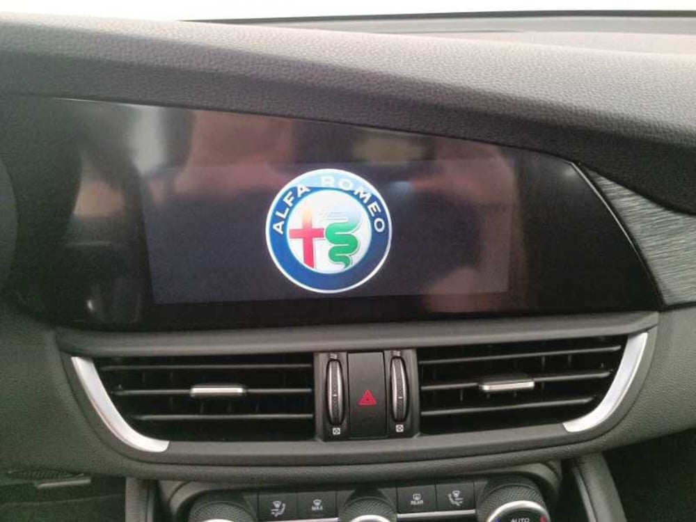 Alfa Romeo Giulia usata a Treviso (16)