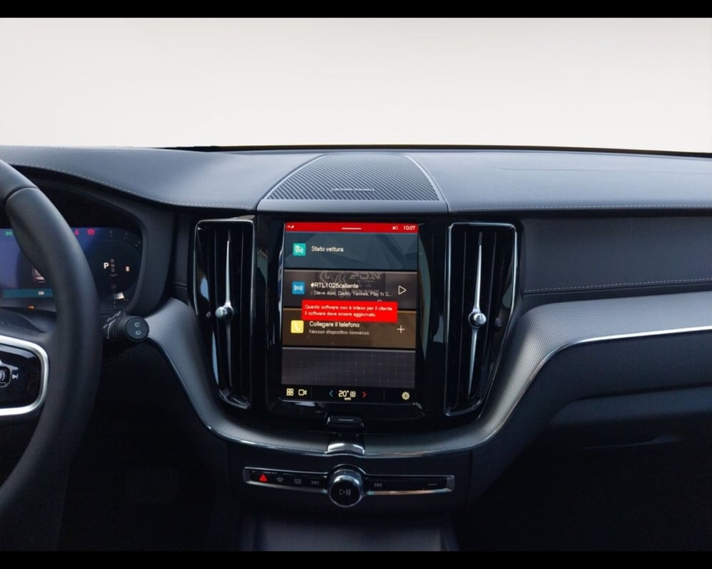Volvo XC60 nuova a Ravenna (11)