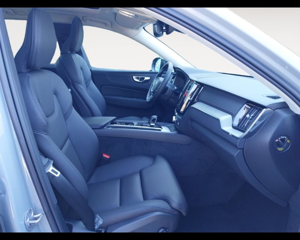 Volvo XC60 nuova a Ravenna (13)