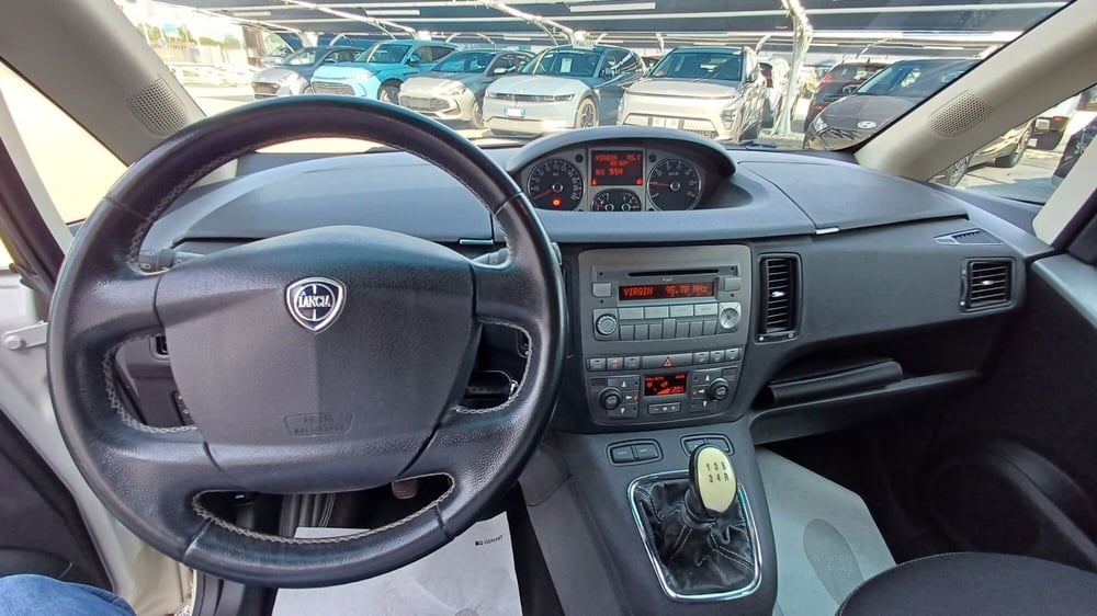 Lancia Musa usata a Padova (18)