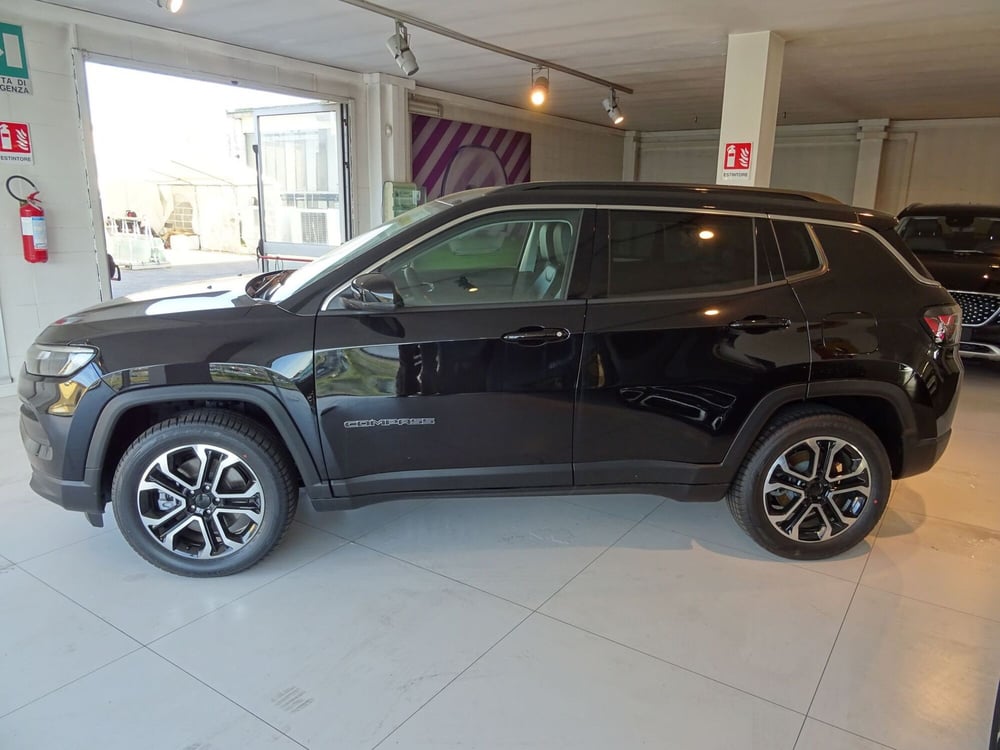 Jeep Compass nuova a Lucca (2)