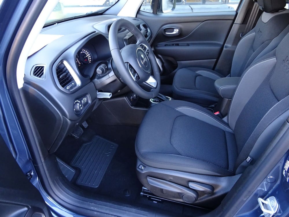Jeep Renegade nuova a Lucca (9)