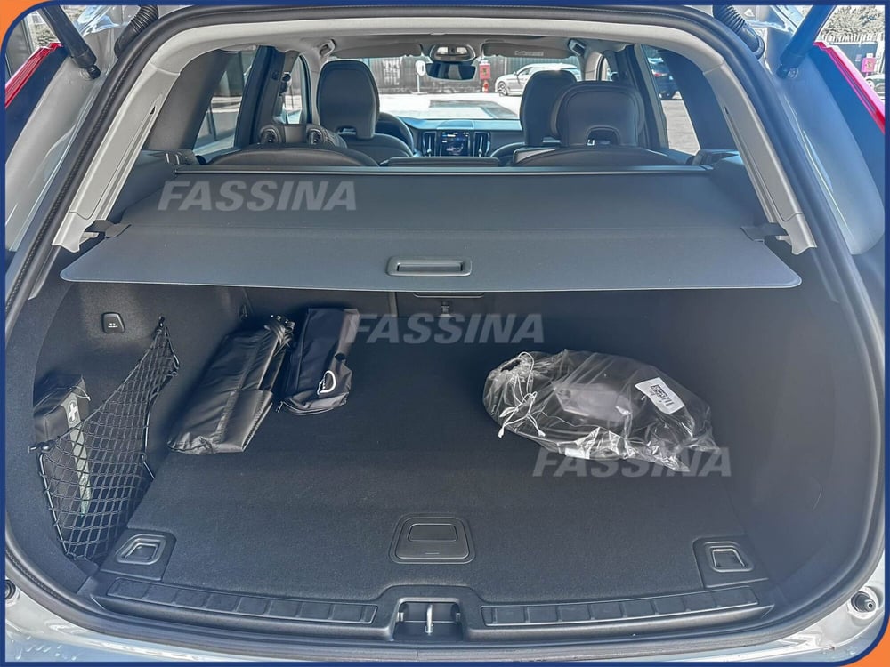 Volvo XC60 nuova a Milano (12)