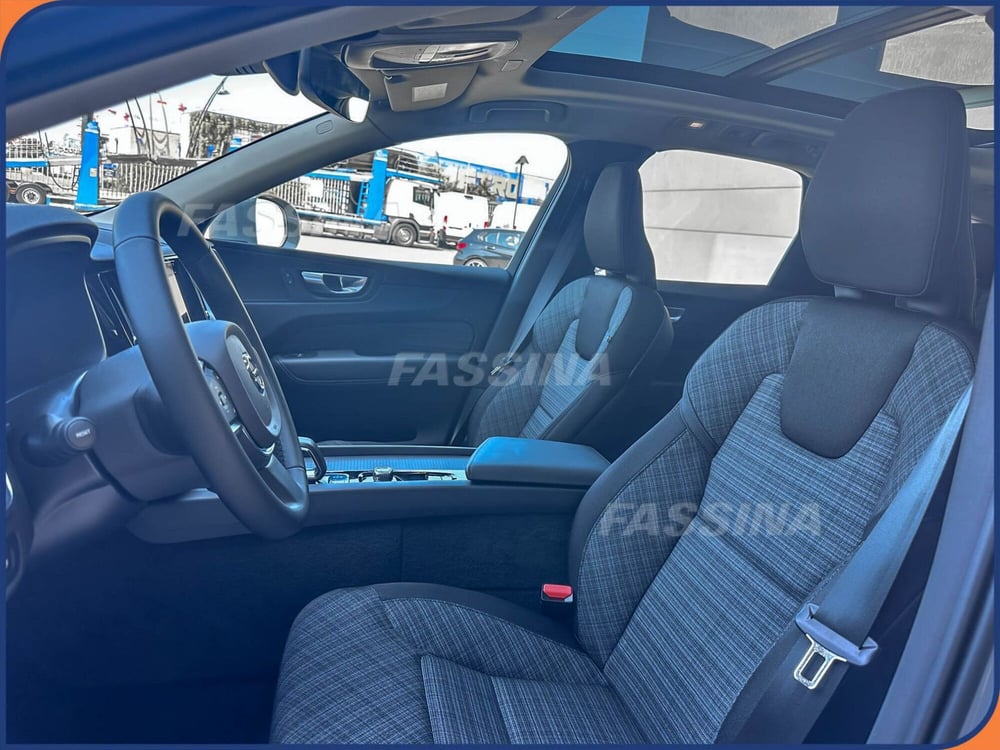 Volvo XC60 nuova a Milano (9)