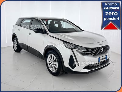 Peugeot 5008 PureTech Turbo 130 S&amp;S EAT8 Active Pack del 2023 usata a Milano