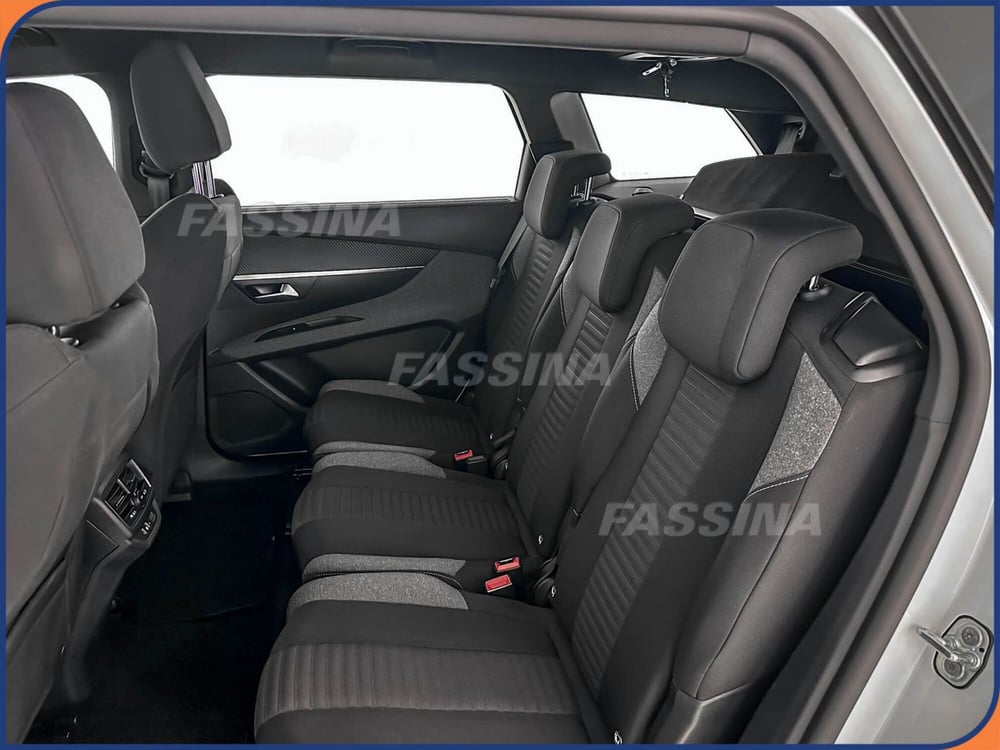 Peugeot 5008 usata a Milano (11)