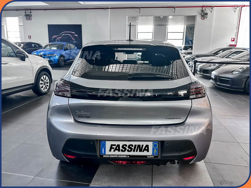 Peugeot 208 nuova a Milano (5)