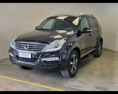 Ssangyong Rexton W Diesel 4WD A/T Top Pelle Nera del 2016 usata a Solaro