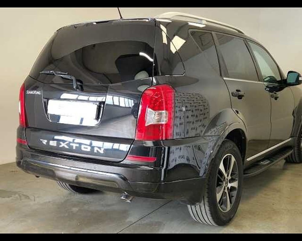 Ssangyong Rexton W usata a Milano (20)