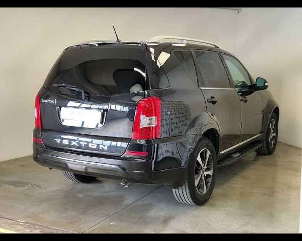 Ssangyong Rexton W usata a Milano (4)