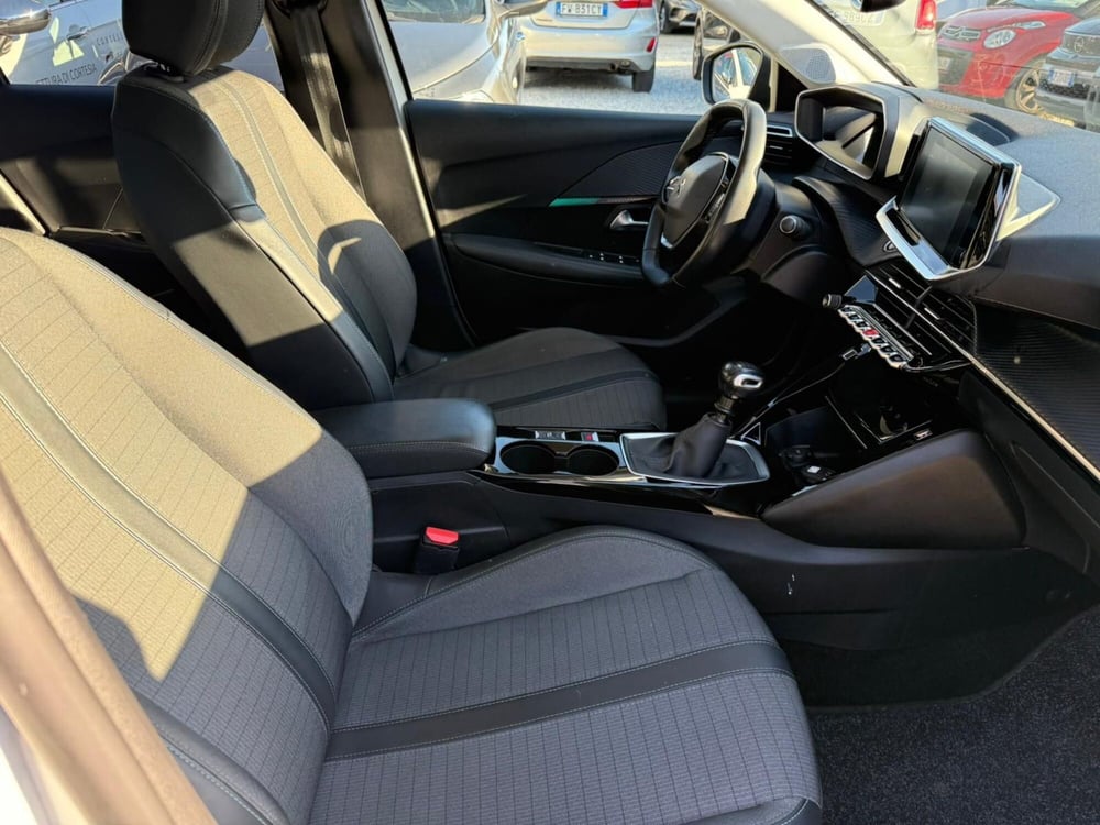 Peugeot 208 usata a Massa-Carrara (17)