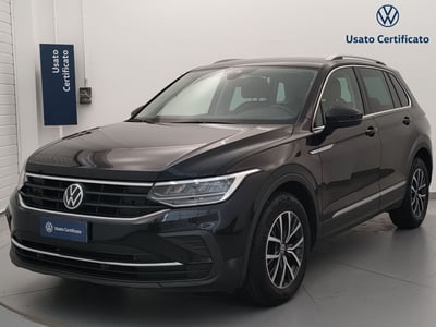 Volkswagen Tiguan 2.0 TDI SCR Life del 2021 usata a Busto Arsizio