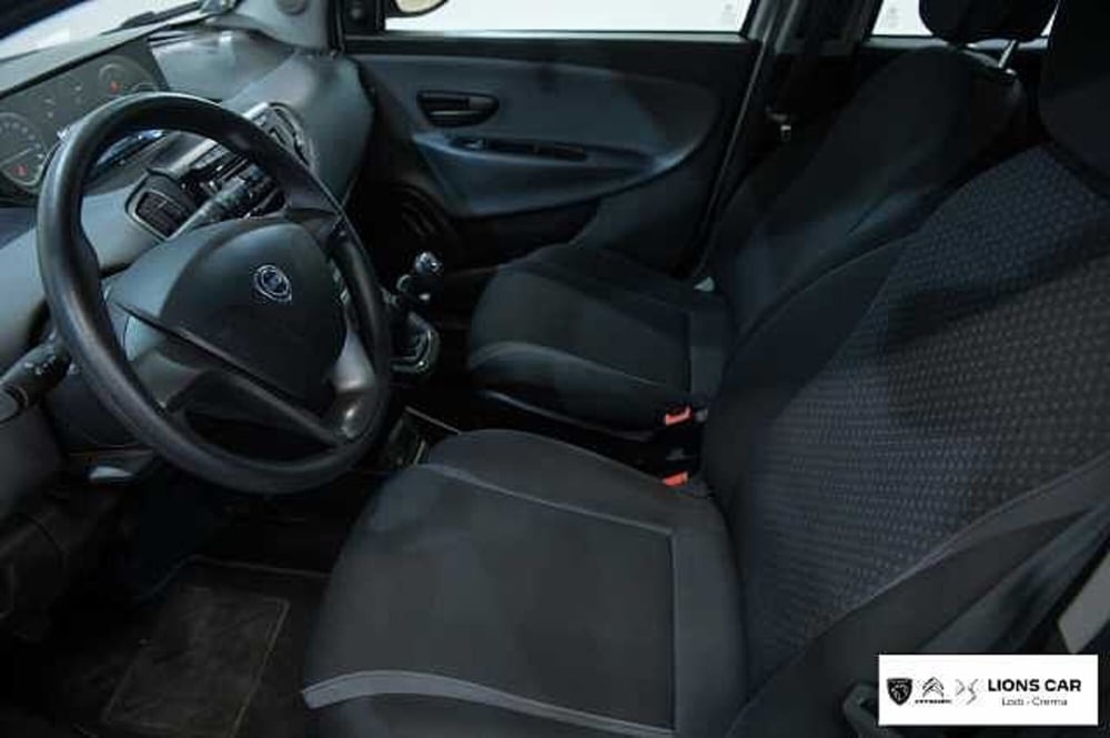 Lancia Ypsilon usata a Lodi (11)