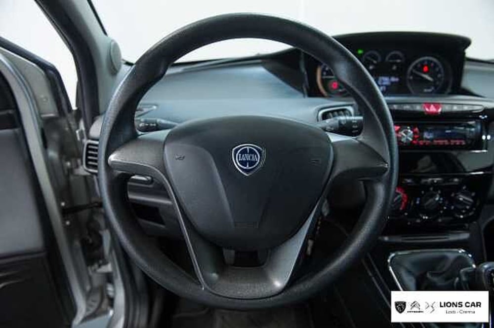 Lancia Ypsilon usata a Lodi (12)