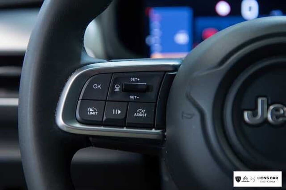 Jeep Avenger usata a Lodi (14)