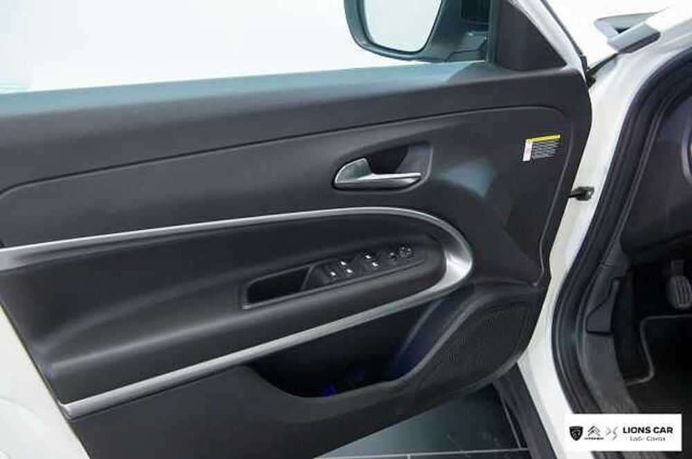 Jeep Avenger usata a Lodi (9)