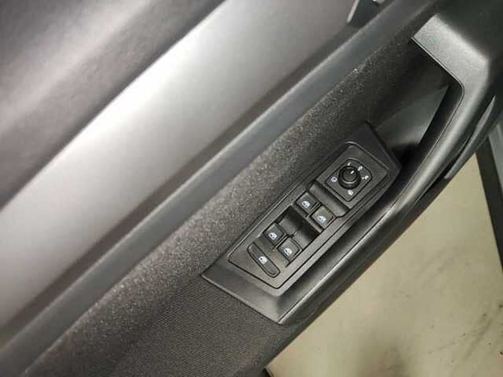 Volkswagen T-Roc nuova a Como (7)