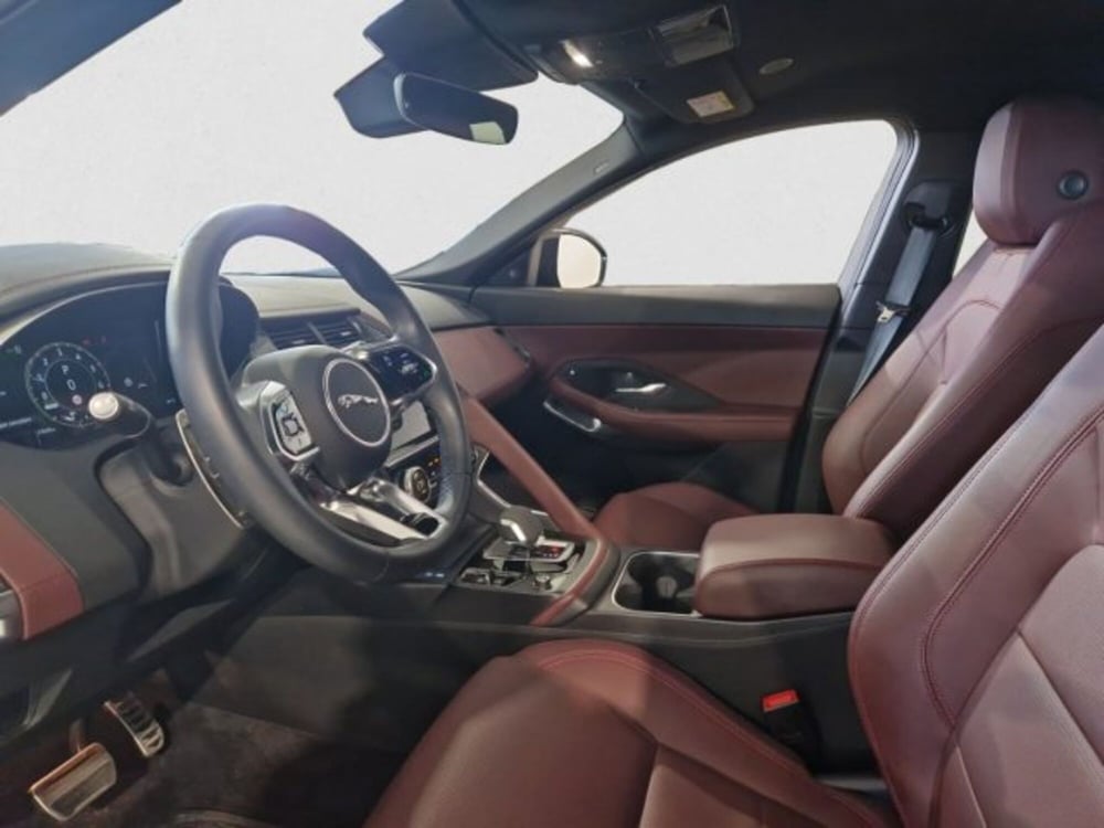 Jaguar E-Pace usata a Livorno (13)