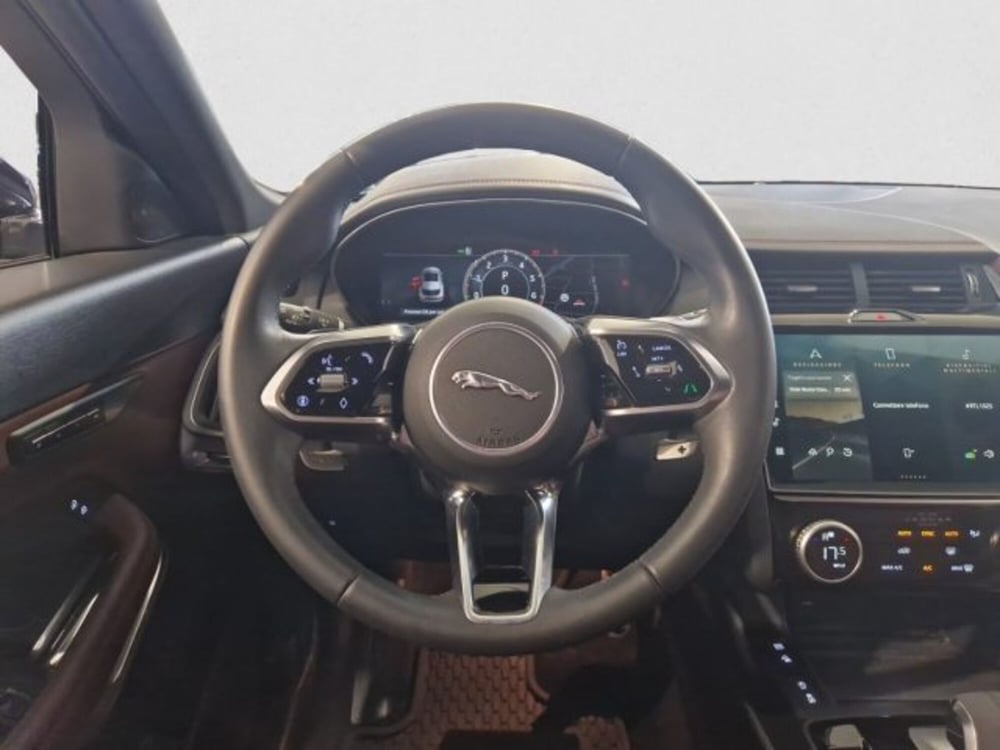 Jaguar E-Pace usata a Livorno (16)