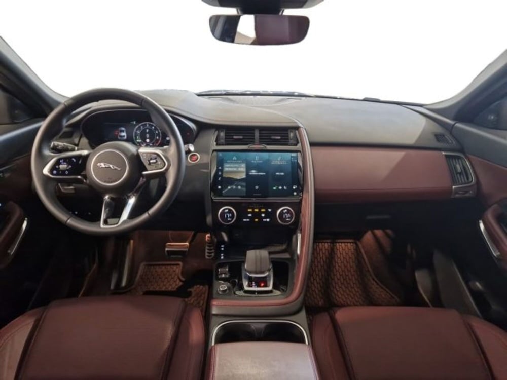 Jaguar E-Pace usata a Livorno (4)