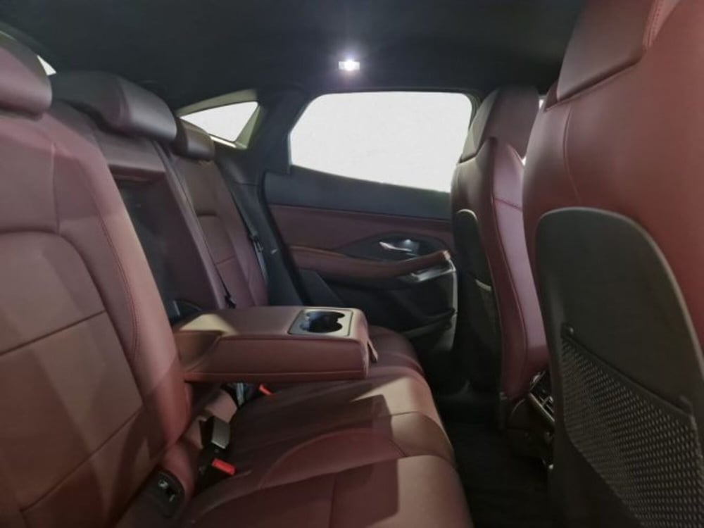 Jaguar E-Pace usata a Livorno (5)