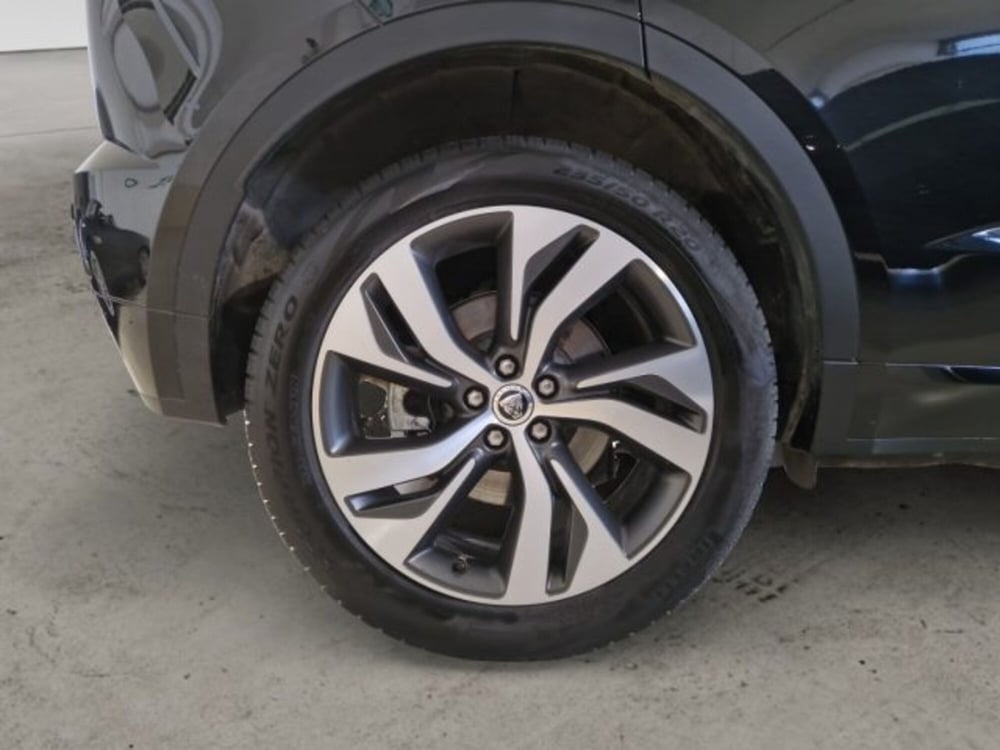 Jaguar E-Pace usata a Livorno (9)