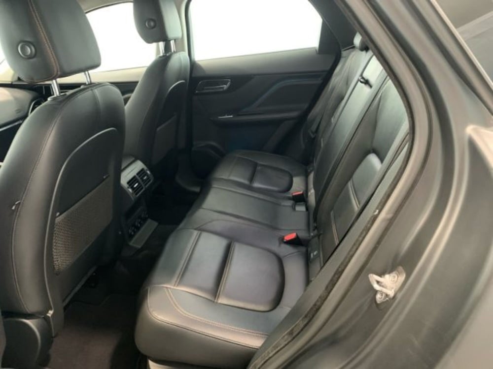 Jaguar F-Pace usata a Livorno (13)