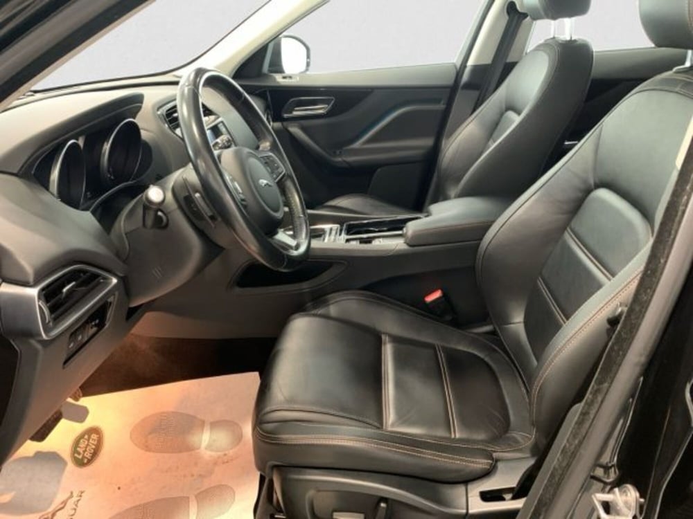 Jaguar F-Pace usata a Livorno (9)