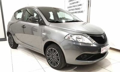 Lancia Ypsilon 1.0 FireFly 5 porte S&amp;S Hybrid Silver Plus del 2021 usata a Maglie