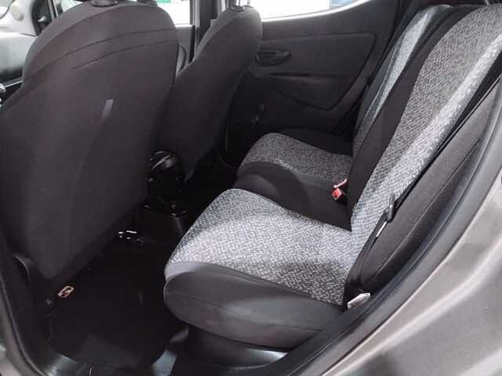 Lancia Ypsilon usata a Lecce (13)