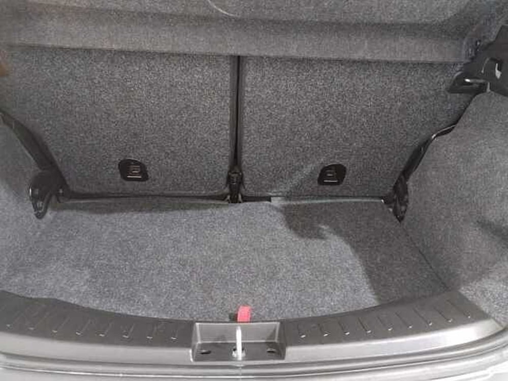 Lancia Ypsilon usata a Lecce (14)