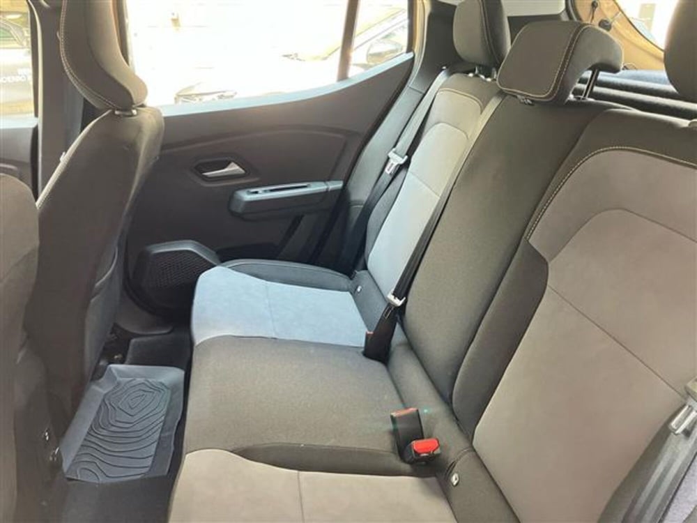 Dacia Sandero Stepway nuova a Como (10)