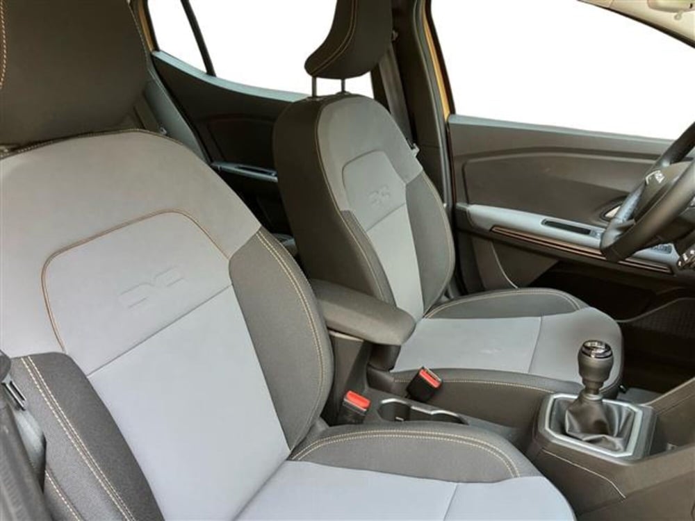 Dacia Sandero Stepway nuova a Como (9)