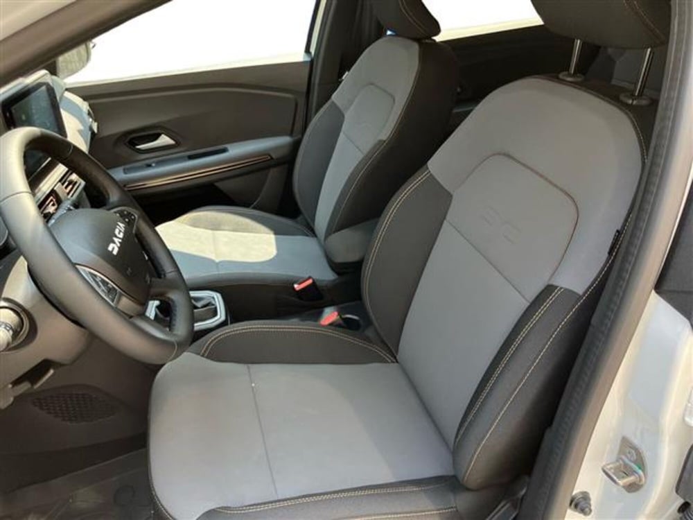 Dacia Jogger nuova a Como (7)