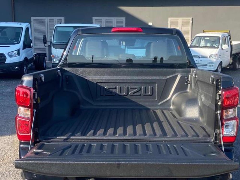 Isuzu D-Max Pick-up nuova a Lucca (14)