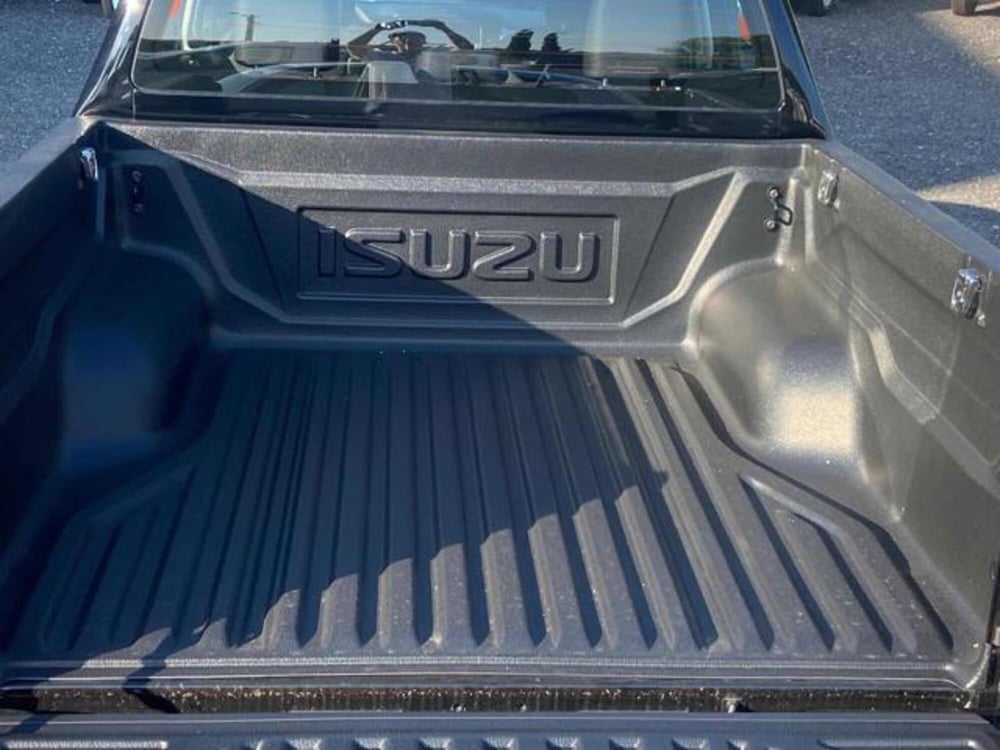 Isuzu D-Max Pick-up nuova a Lucca (16)
