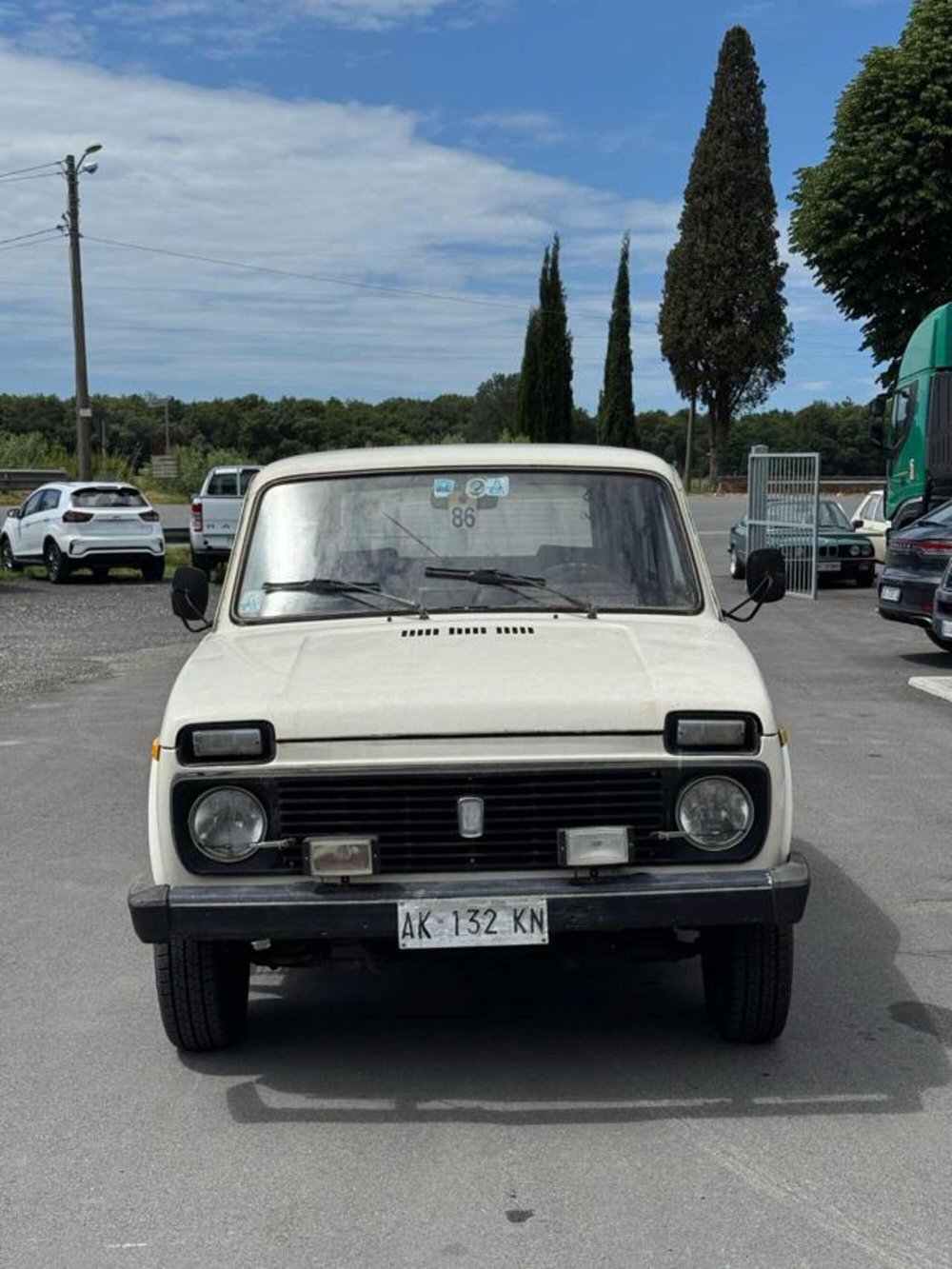 Lada Niva usata a Lucca (2)