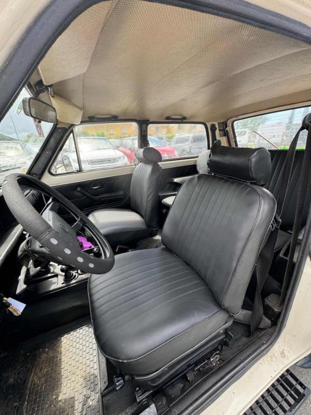Lada Niva usata a Lucca (8)